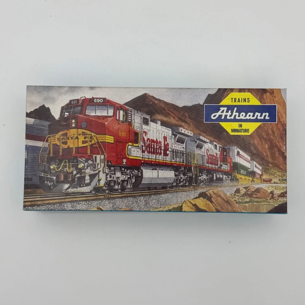 Athearn Cupola Caboose HO Scale Northern Pacific Brown Vintage Kit 1266
